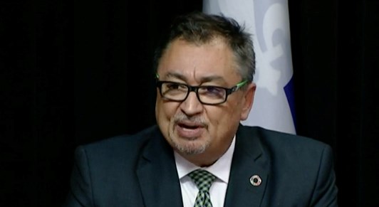 Les règles établies aujourd'hui s’adressent uniquement aux 10% de patients et leurs proches aidants connus par la CHSLD. « Je comprends que c'est triste et difficile pour les autres, les familles des résidents, mais on ne peut pas ouvrir la porte », a fermement déclaré le directeur de la santé publique québécoise.