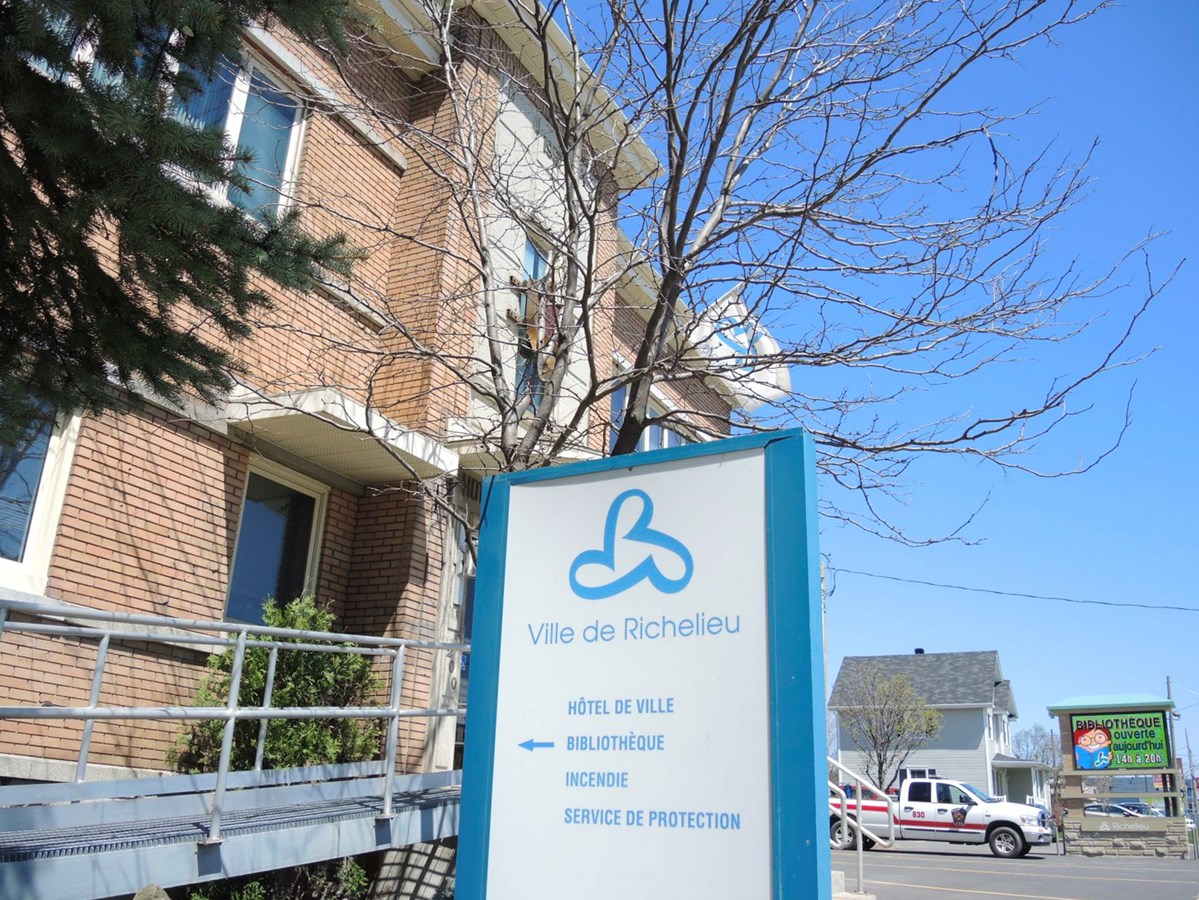 Cette reconduction implique la fermeture des bâtiments municipaux.