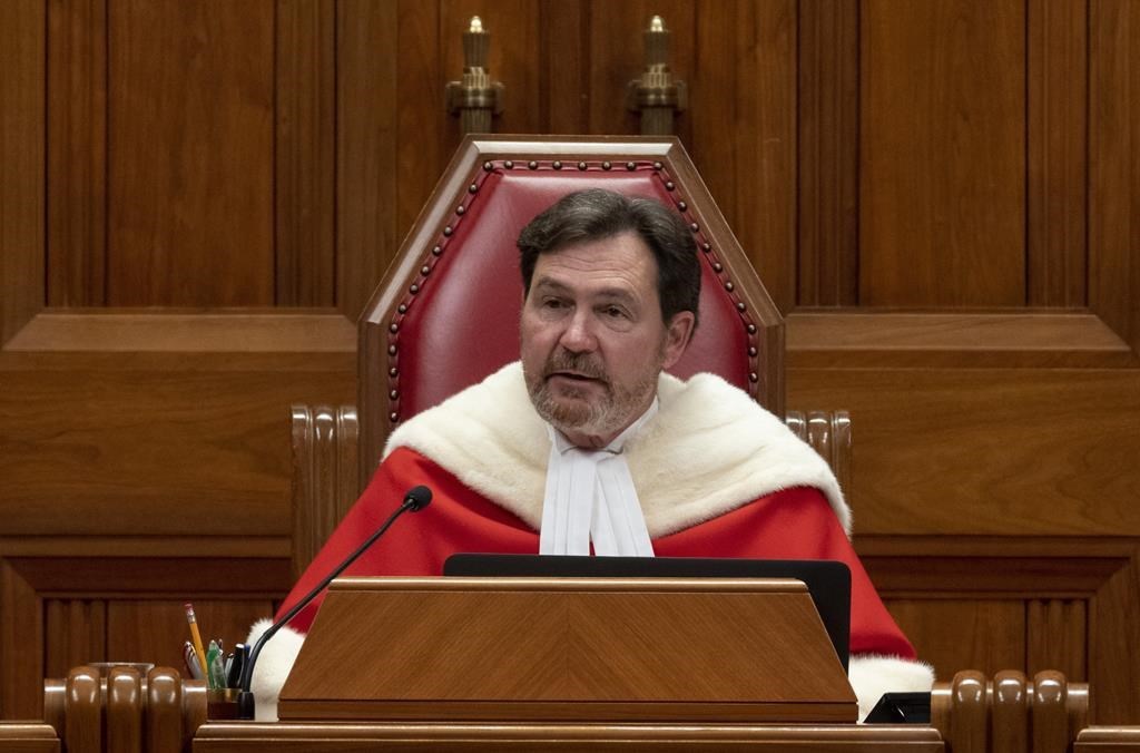 Le juge en chef de la Cour suprême plaide pour davantage de transparence