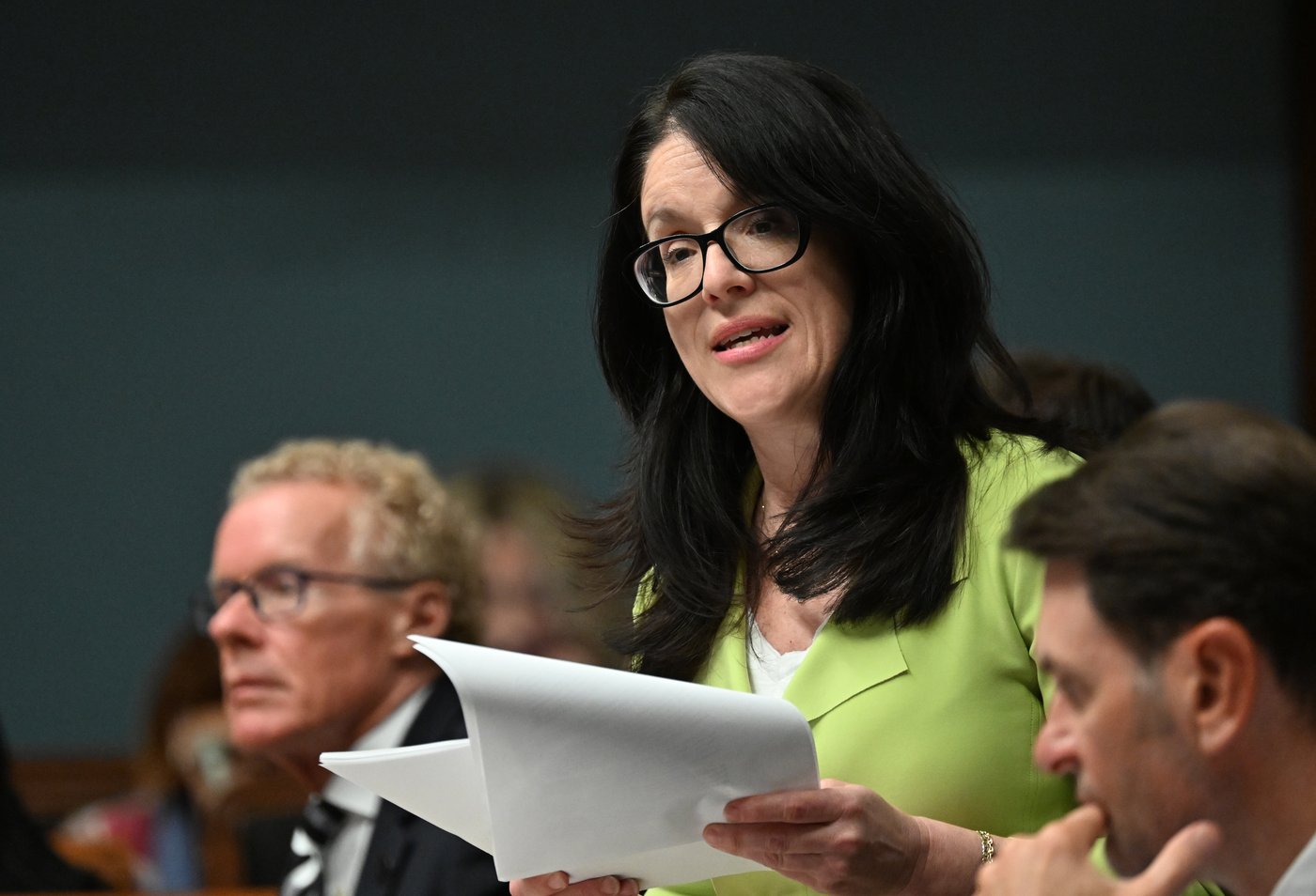 Sonia LeBel dépose le PL 67 accordant plus de pouvoirs aux professionnels de la santé