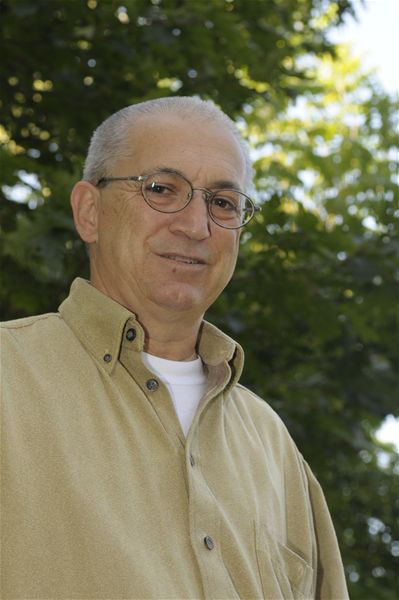 L’ancien maire d’Otterburn Park, Michel Martin, qui a très récemment remis sa démission «pour des raisons de santé», fait aujourd’hui face à des accusations, dont certaines de  manœuvres électorales frauduleuses.