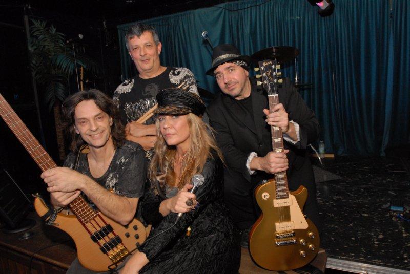 L'auteure-compositrice-interprète Ducie Lorion et les musiciens Pierre De Lasalle, Claude Lalonde et Patrick Caya ont lancé un tout premier album la semaine dernière, au Bistro Laurier de Beloeil.