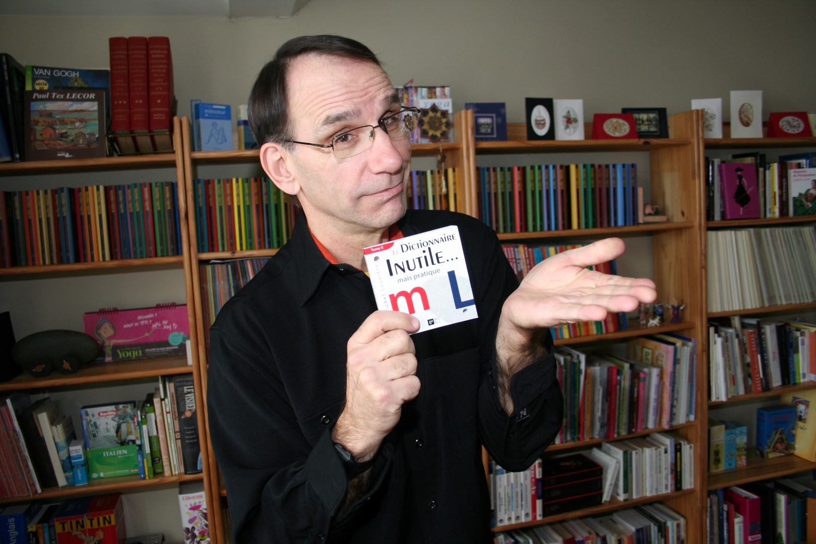 On retrouve plusieurs définitions humoristiques dans «Le Dictionnaire Inutile… mais pratique» tome II que nous présente Michel Lauzière.