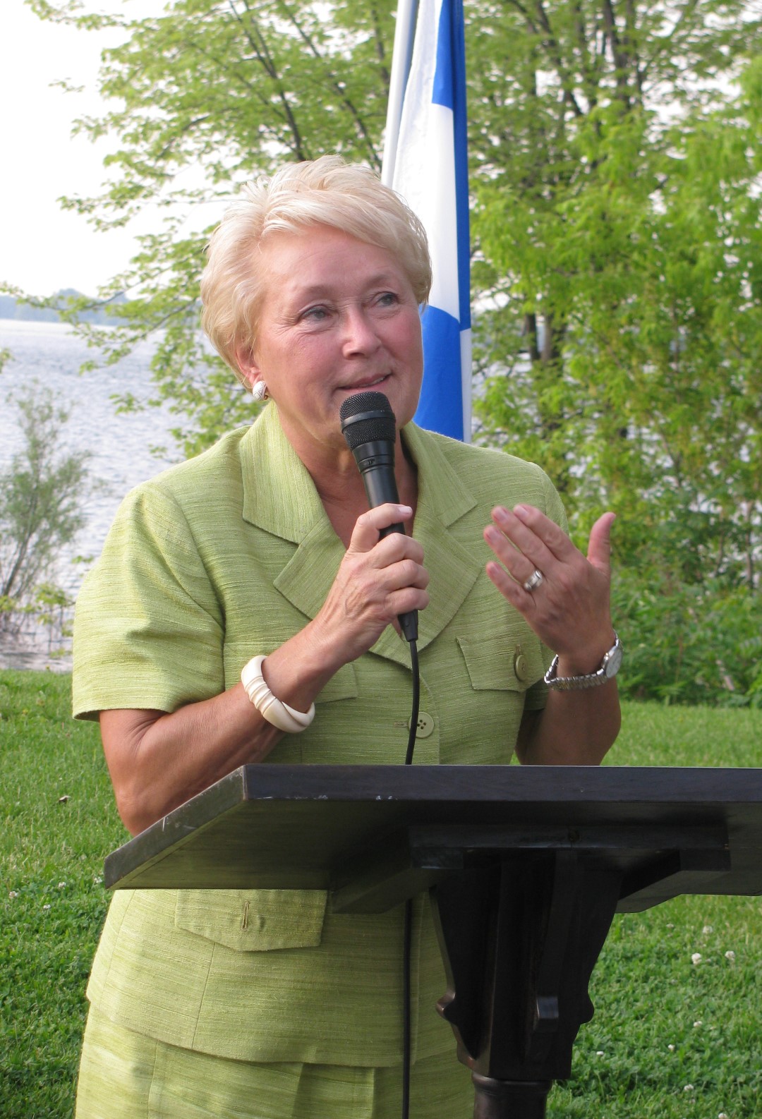Pauline Marois était de passage dans la circonscription de Chambly, mercredi dernier, afin de resserrer les rangs des membres et militants de son parti. (Photo : Courtoisie)