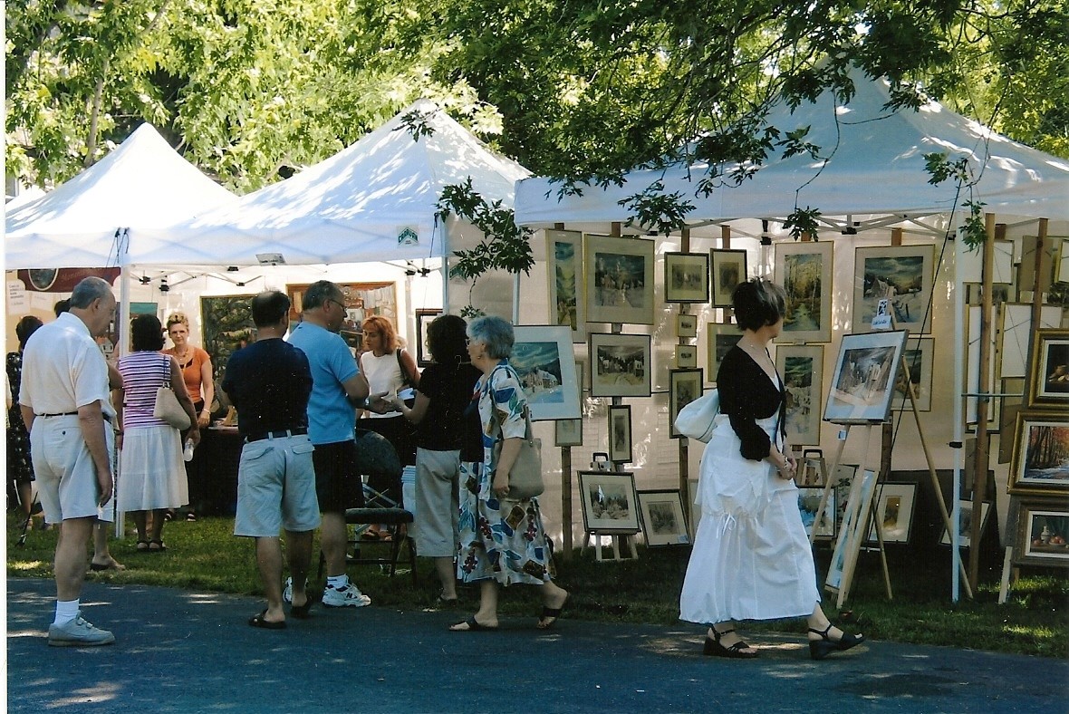 Un Symposium pour découvrir le talent de quelque 50 artistes peintres, dans une agréable formule en plein air.
