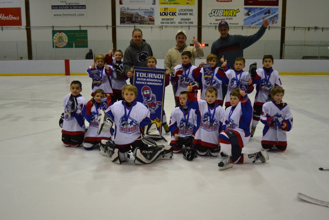 L’équipe dirigée par Pascal Phaneuf, Martin Lefebvre et Sylvain Aubuchon (en arrière sur la photo) ont accédé à la finale, une première pour une formation beloeilloise de cette catégorie. Bravos aux hockeyeurs Alexis Nadeau, Adam Laberge, Nathan Phaneuf, William Gill, Josh Ouimet, Thomas Provencher, Gabriel Gendron, (deuxième rangée) Alexy Desjardins-Auclair, Maxime Laporte-Lefebvre, Vincent Petit, Émile Pépin, Maxime Aubuchon, Olivier Gatien et Zachary Morin.