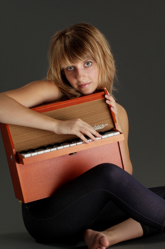 La série Nouveaux Visages débutera cette semaine à la Maison Villebon. C'est l'auteure-compositrice-interprète Valérie Lahaie qui ouvrira le bal, le 20 janvier à 20 h 30, avec son spectacle intitulé La Rose est noire. La jeune pianiste cumule plusieurs prix lors de concours, dont le Festival de la Chanson de Petite-Vallée et le Festival international de la chanson de Granby.