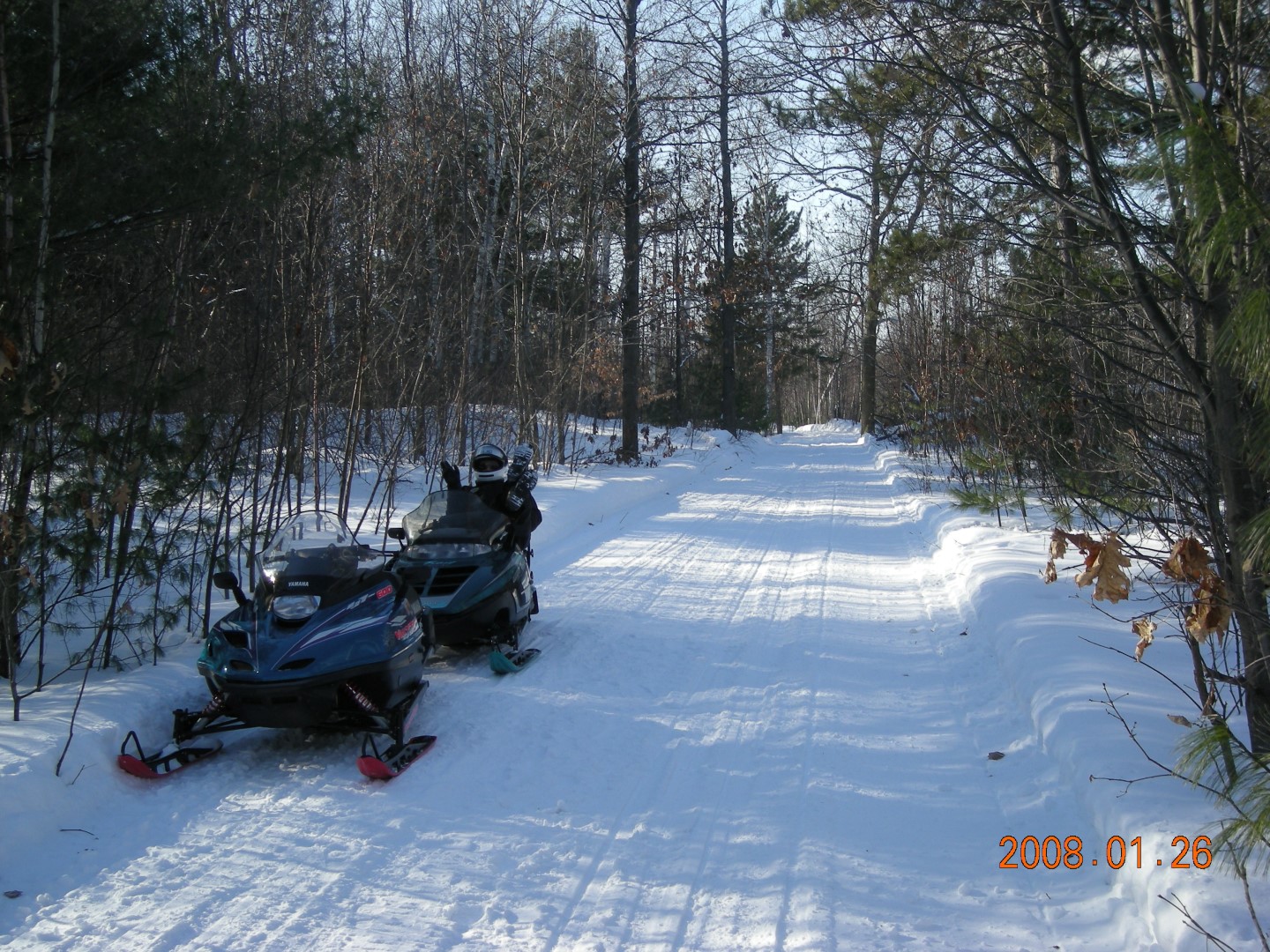 Contrairement à cette photo prise à Saint-Basile-le-Grand par le passé, les motoneiges se font rares sur les pistes puisque la saison est retardée à cause du manque de neige.