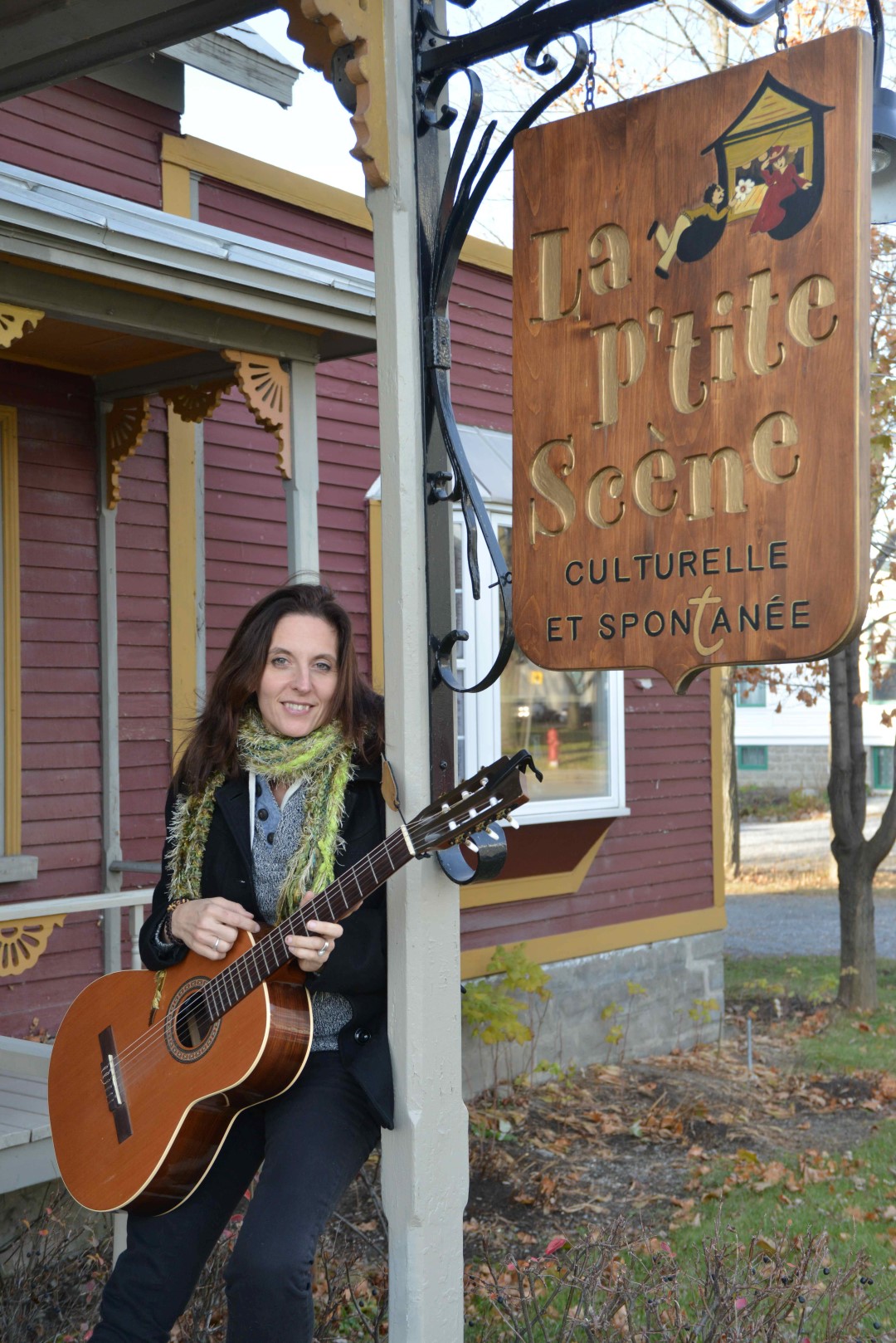 Pour Manon Vincent, propriétaire de la Petite Scène, qui vient de rouvrir à Saint-Denis-sur-Richelieu, les petites salles de spectacle permettent au public d’avoir une belle proximité avec les artistes.