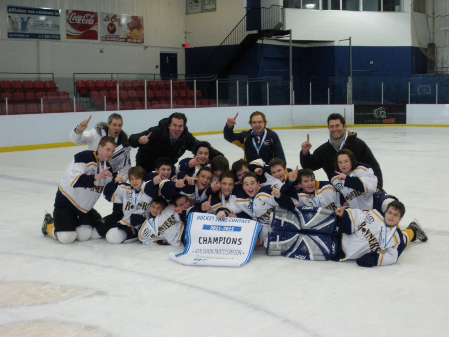 Les Pionniers de la Polybel, composés des joueurs Jérémie Gendron, Julien Chaput, Christopher Demers, Dave Marsolais, Jérôme Tremblay, Shawn Blinn, Jérémie Rochon, Gabriel Guèvremont, Alexy Bouchard, David Mercier, Jeffrey Champigny, William Tardif, Marc-Antoine Lamarre, Xavier Couture-Brochu et Cédric Collin, ainsi que des entraîneurs Pierre Proulx, Marc-André Perron, Marc-Antoine Trudel et François Robidoux, ont remporté le Championnat régional de hockey scolaire de la Montérégie, dans la catégorie benjamin participatif.