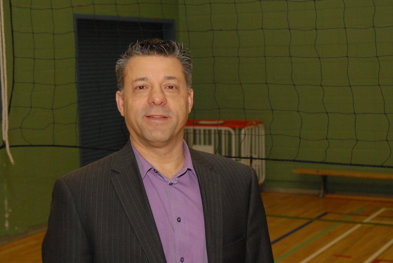 Pour le directeur de l’école secondaire Ozias-Leduc, Daniel De Angelis, la nouvelle salle d’entraînement contribuera à motiver les garçons à poursuivre leurs études.