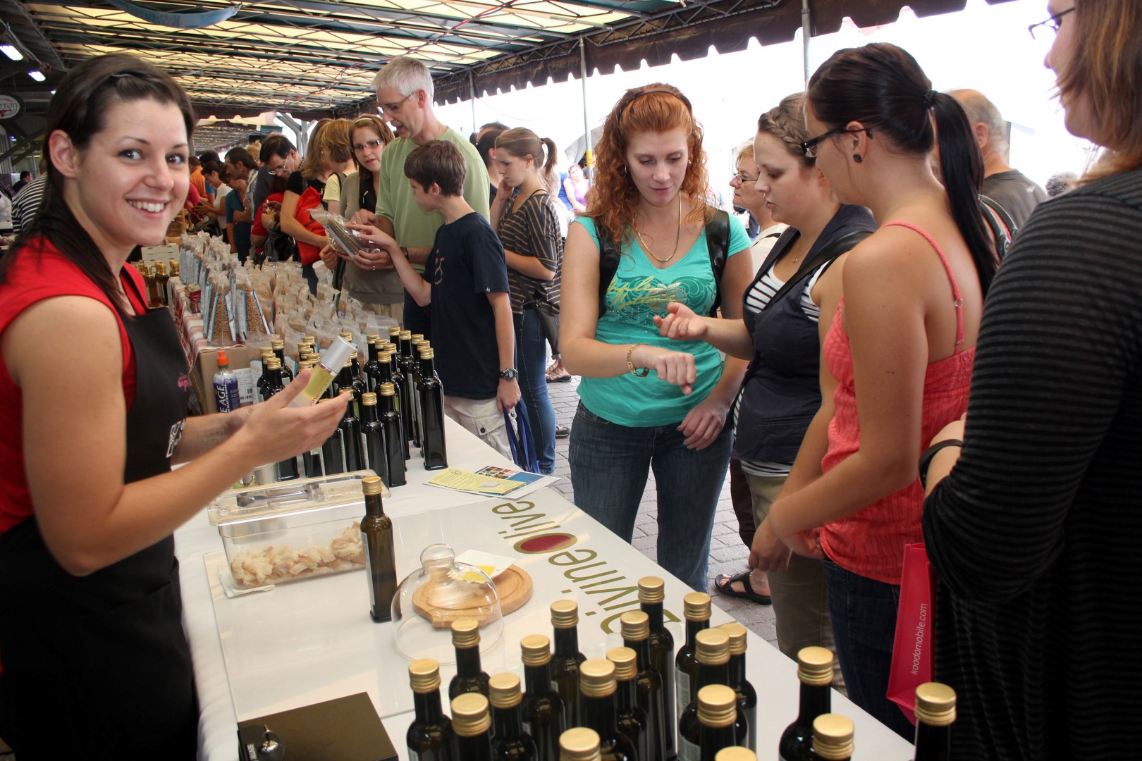 En septembre 2011, Le Rendez-vous des papilles a attiré plus de 27 000 visiteurs, venus festoyer auprès de 85 exposants.