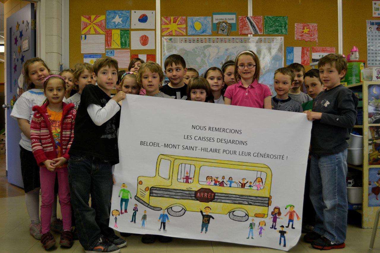 Des élèves de première et de deuxième année du primaire de l'École de l'Amitié de Saint-Jean-Baptiste.