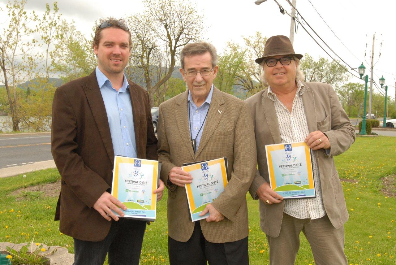 Marc-André Bellemare, producteur et fondateur du Festival d’été de la Vallée-du-Richelieu, Guy Latraverse, ambassadeur de l’événement, et Mario Lirette, porte-parole, ont dévoilé les artistes qui seront en spectacle à Mont-Saint-Hilaire du 27 juin au 1er juillet.