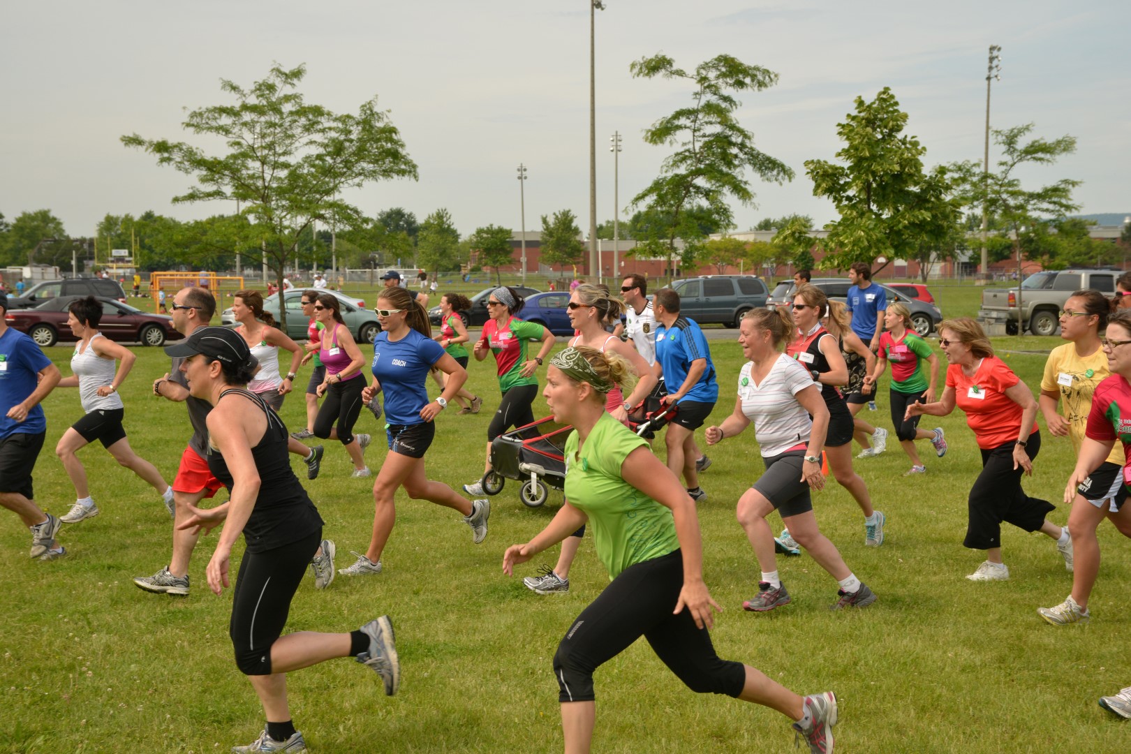 Près d'une centaine de personnes se sont jointes aux Sem'Elles pour un entraînement public le 16 juin au parc Ensoleillé de McMasterville.