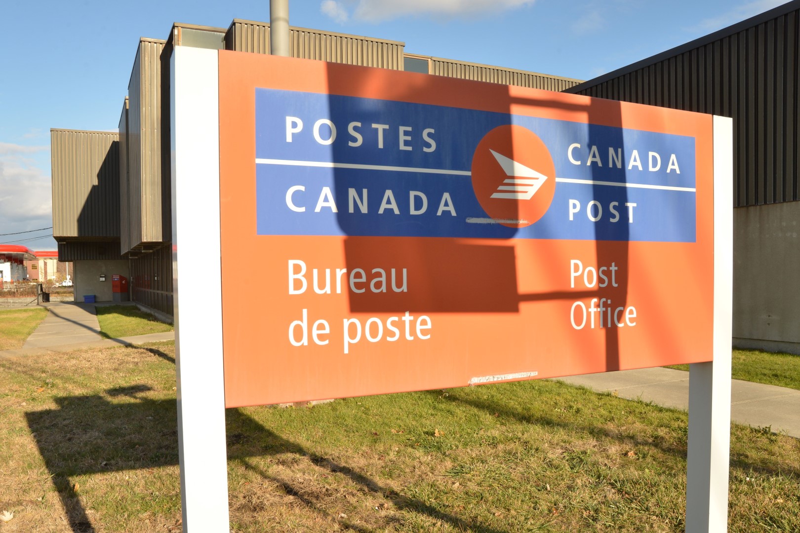 La diminution du nombre de lettres envoyées par la poste a eu raison du comptoir postal situé dans l’édifice du 595, boulevard Sir-Wilfrid-Laurier.