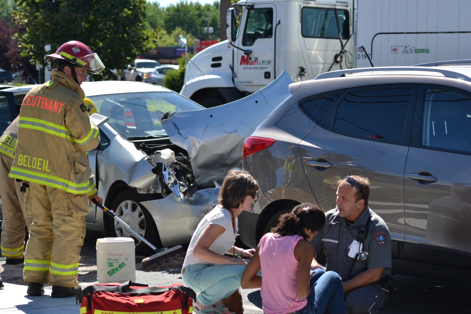 Collision entre trois véhicules à Beloeil