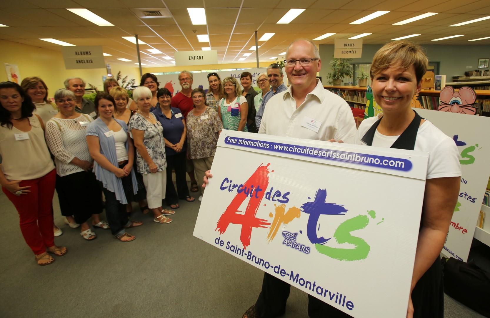 Le Circuit des arts réunira 39 artistes peintres, dont la porte-parole Claudine Mercier (à droite), qui accueilleront les visiteurs pour partager leur passion.