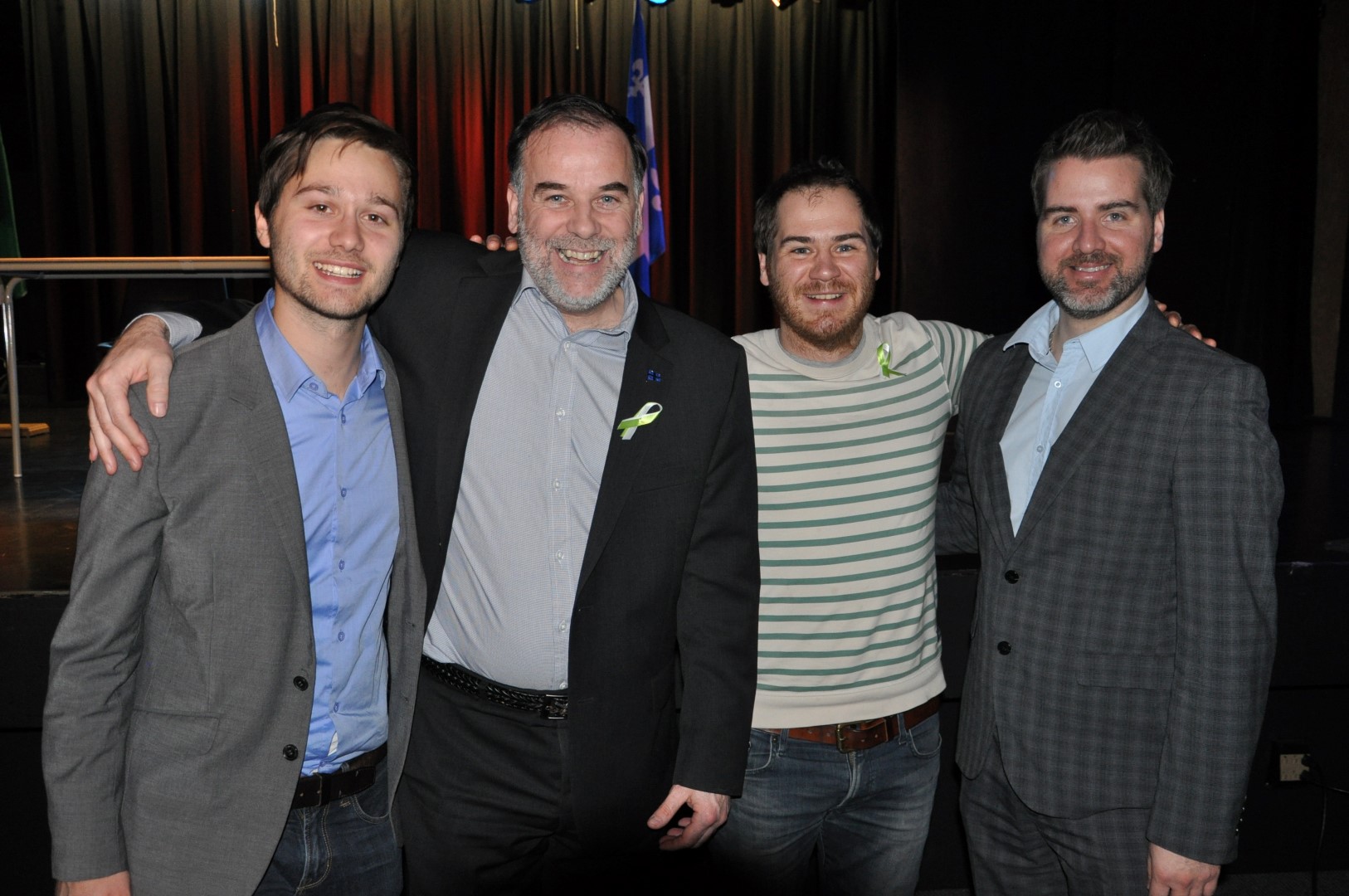 Le député Léo Bureau-Blouin, le député et ministre Pierre Duchesne, le porte-parole de la Fondation Cowboys Fringants, Jérôme Dupras, et le président de la Chambre de commerce et d’industrie Vallée-du-Richelieu, Sébastien Sills.