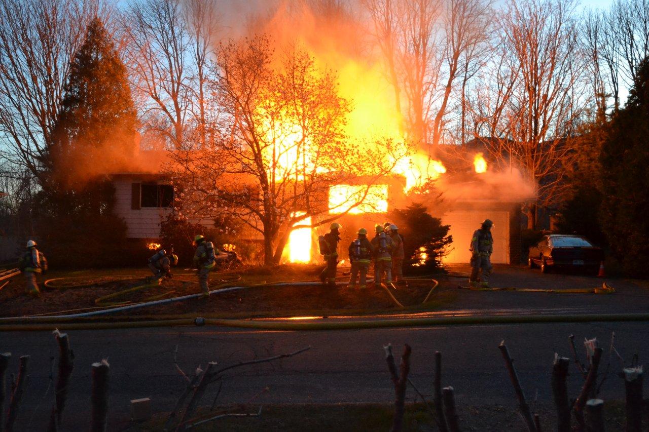 L'incendie s'est déclaré au 467, rue Comtois, à Otterburn Park.