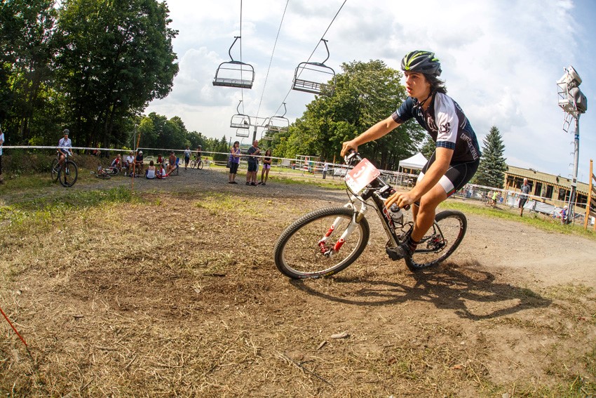 La piste du mont St-Bruno est l'hôte des courses de vélo de montagne des Jeux du Québec.