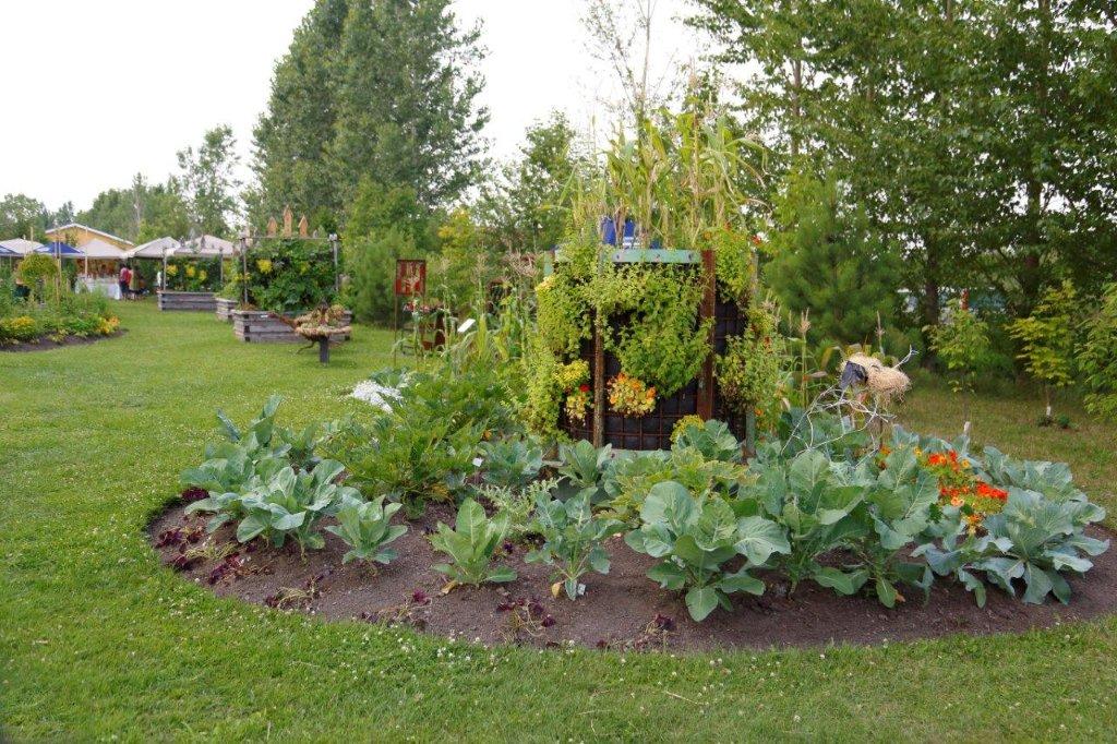 Il est encore possible de visiter l’exposition horticole et artistique qui orne le paysage du Mouton Village, et ce, jusqu’à la fin du mois d’août.