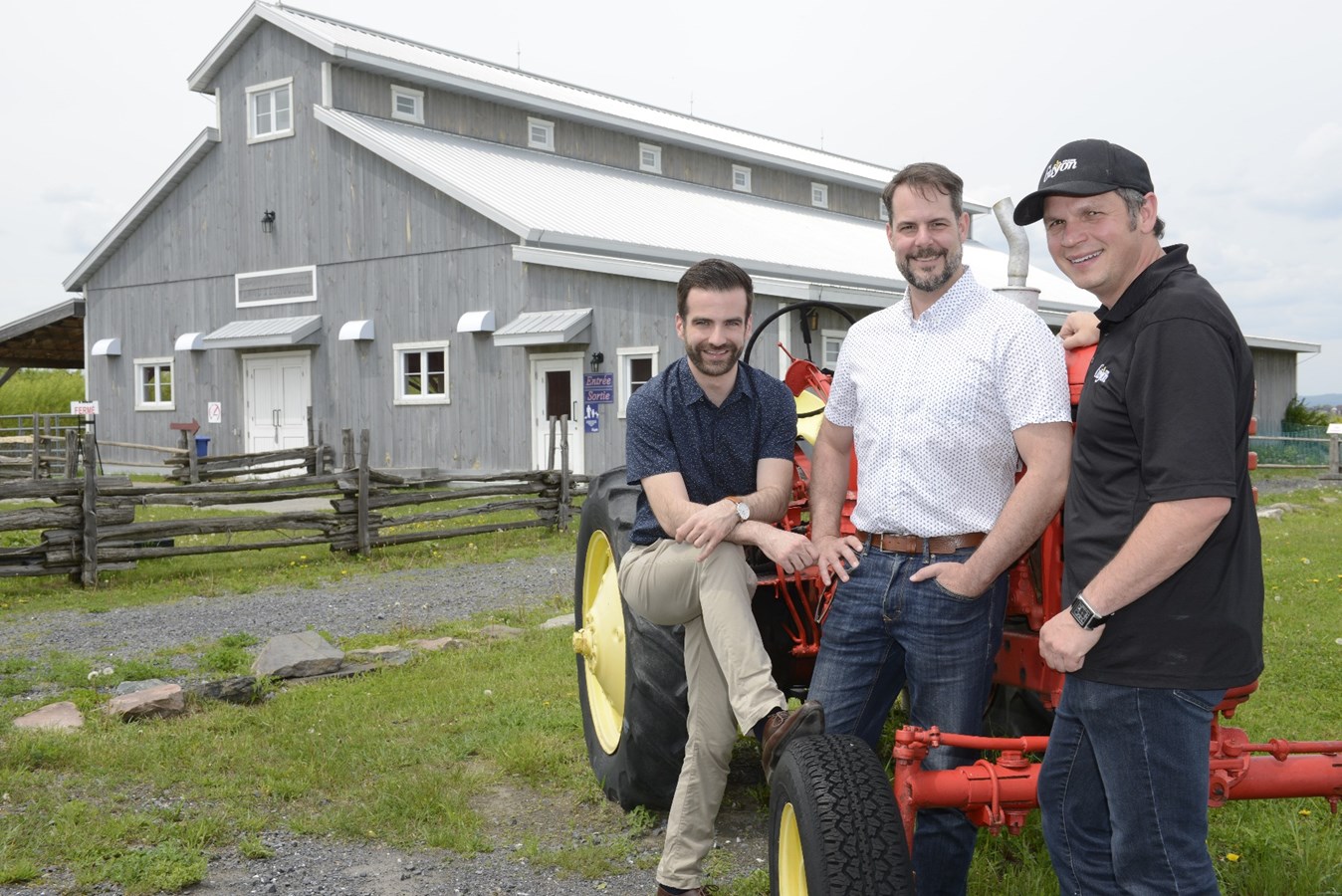 Matthew Dubé et Alexandre Boulerice visitent des entreprises locales dans le cadre de la tournée du lieutenant québécois du NPD