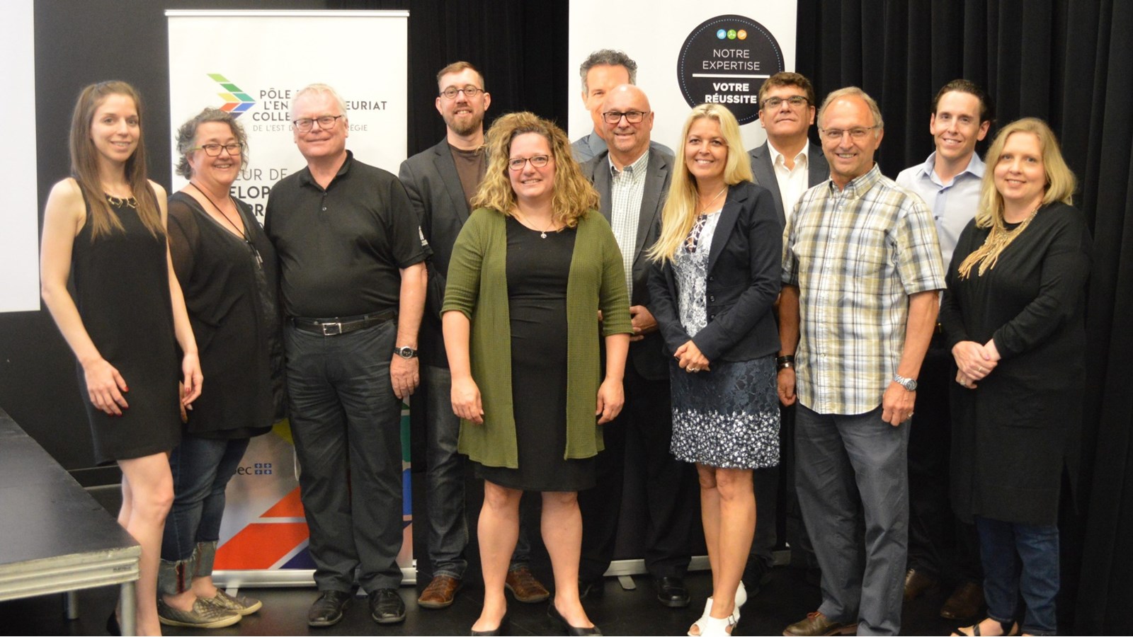 ur la photo, de gauche à droite, Marie-Pier Beaudoin (CLD de Pierre-De Saurel), Nancy Annie Léveillée (Colonie des Grèves de Contrecœur), Yves St- Arnaud (Ateliers Transition Inc), Jean-François Lessard (Autonomik!), Mélanie Gauthier (Centre de la petite enfance Franquette la grenouille), Michael W. Savard (Coop Telsys Solutions), Suzanne Roux (Ministère de l’Économie, de la Science et de l’Innovation), Bruno Lavoie (MRC de Marguerite D’Youville), Daniel Vermeersch (Corporation Gens au travail), Steve Carrière (MRC des Maskoutains) et Tania Szymanski (CLD de Brome-Missisquoi).