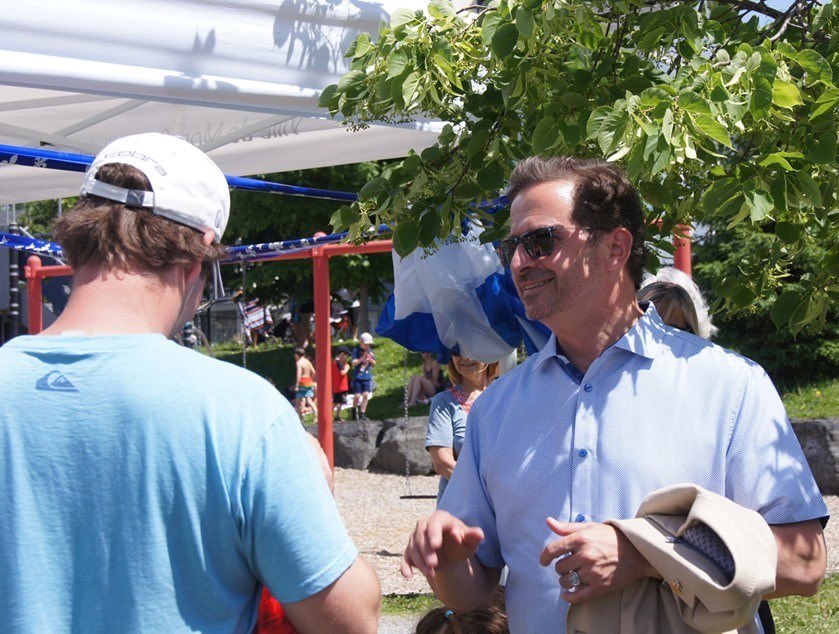 Yves-François Blanchet aidera les déménageurs dans Beloeil—Chambly