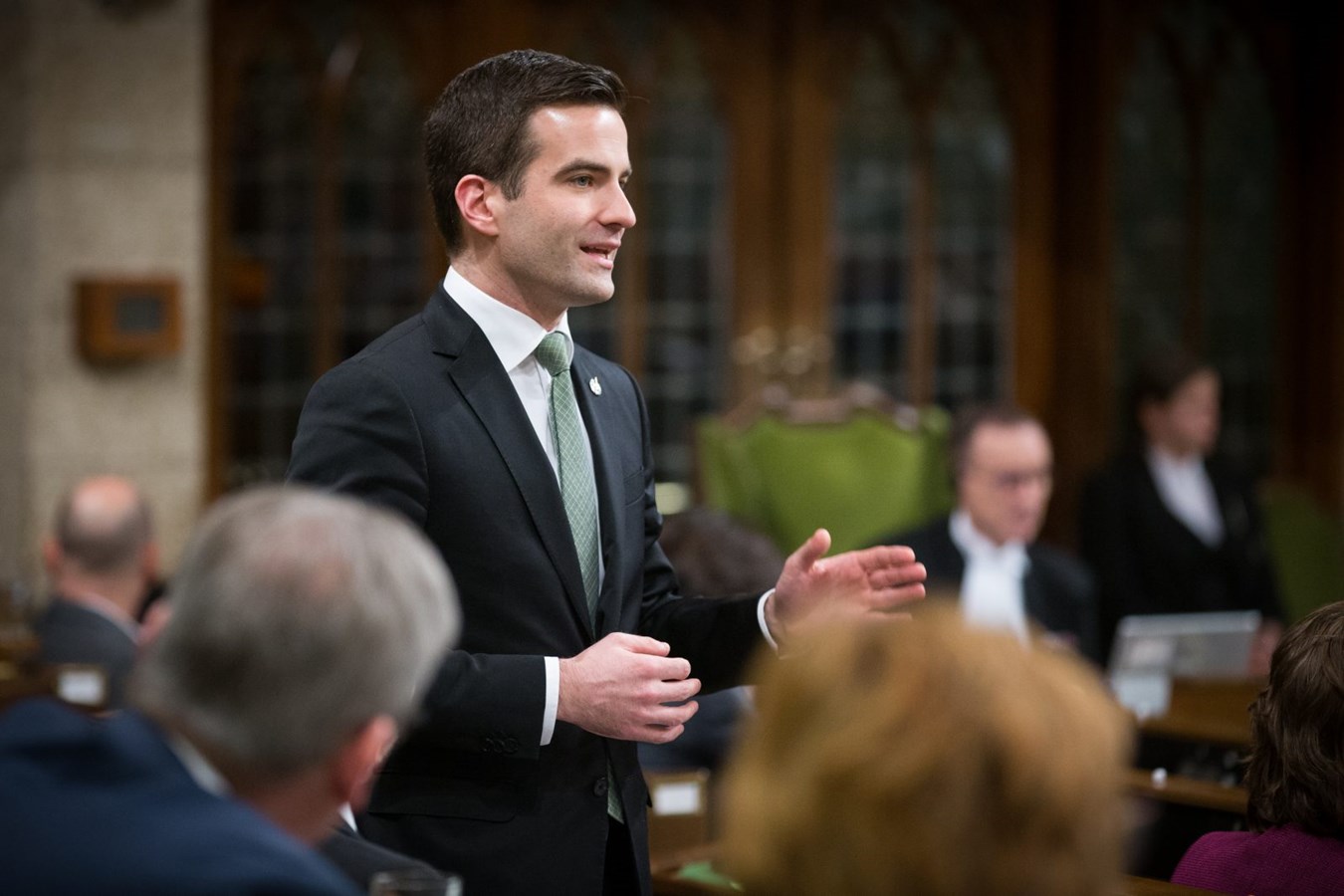 Matthew Dubé participe à la réunion d'urgence sur le vol de données chez Desjardins