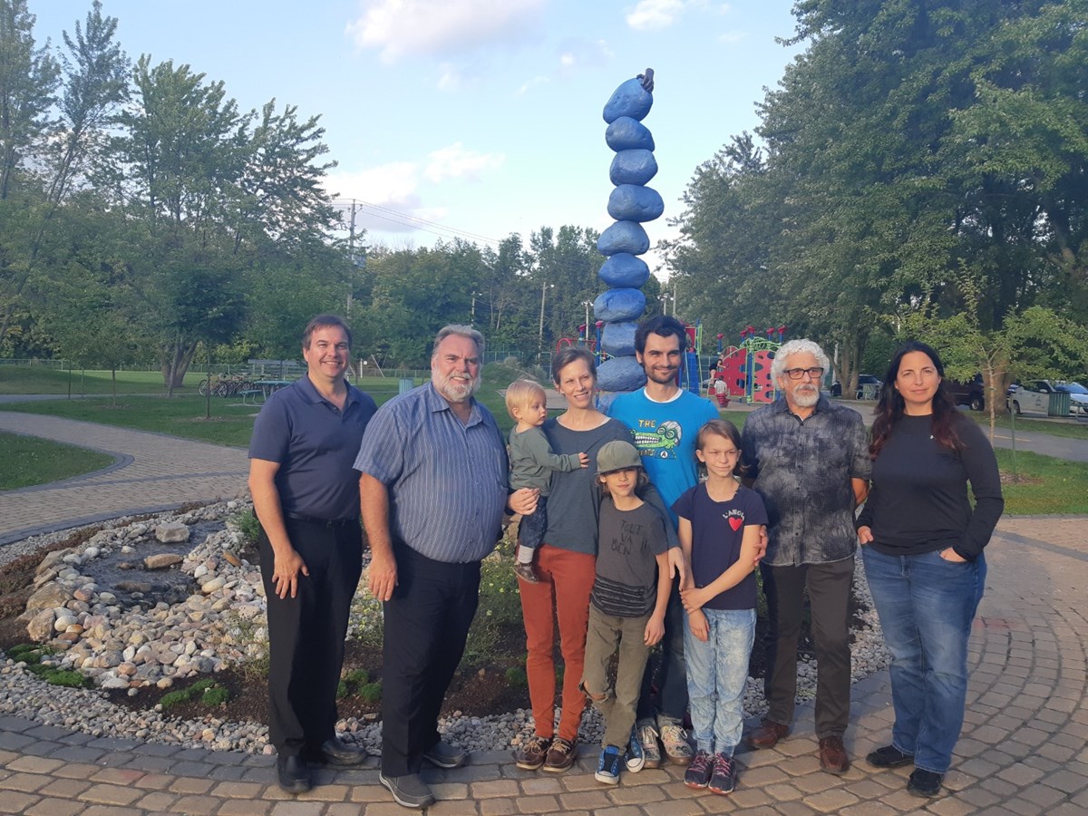 Le collectif "La Famille Plouffe" dévoile son oeuvre au parc Florence-Viens