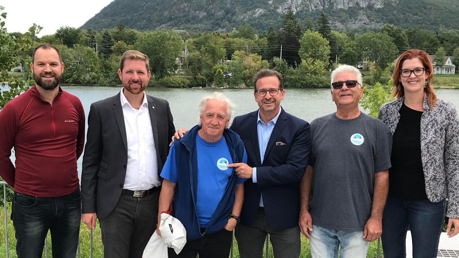 La candidate Christine Normandin (Saint-Jean) a pris la pose avec Xavier Barsalou-Duval (Pierre-Boucher-Les Patriotes-Verchères) et Yves-François Blanchet.
