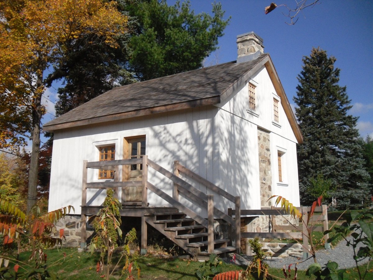 La maison natale de l'artiste Ozias-Leduc.