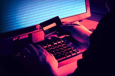 La police québécoise lance ce mois de prévention, afin que chaque Québécoise et Québécois se montre plus prudent en sachant reconnaître certains gestes frauduleux et en se protégeant efficacement.