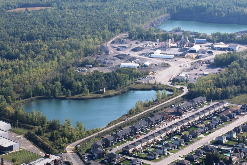 Carignan: une entente pourrait être passée avec Construction DJL pour déplacer la carrière
