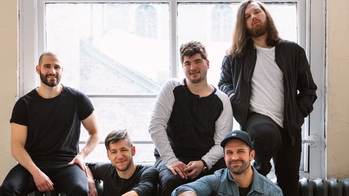 Le public pourra découvrir chaque lundi en live une nouvelle toune de l'album éponyme, avant un concert au studio Plante Verte de Beloeil le 28 août.