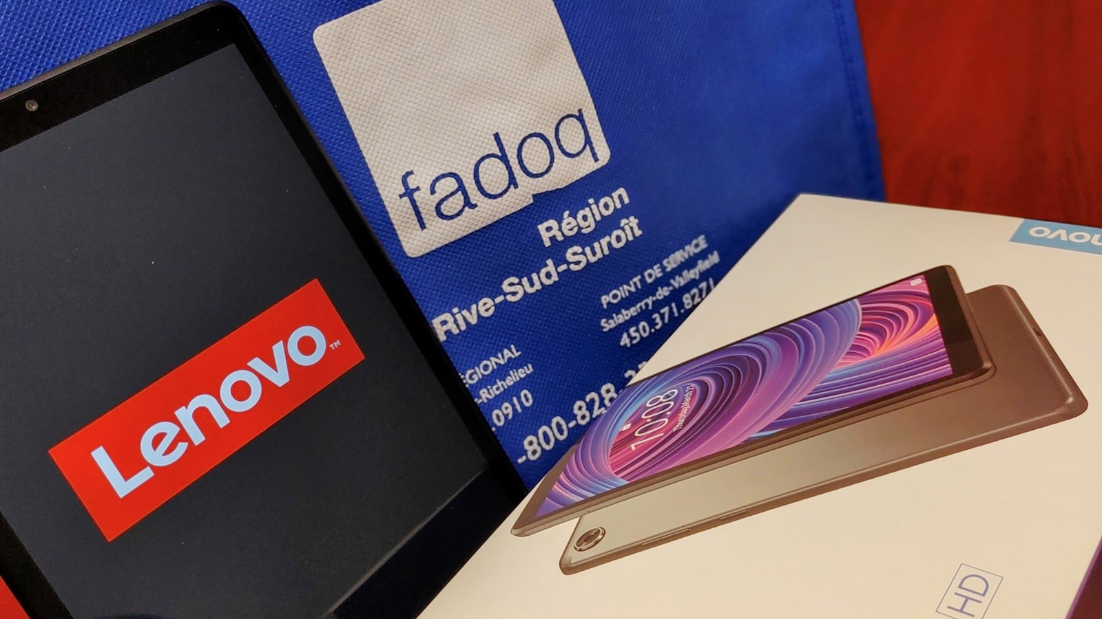 Une tablette Lenovo M8HD a été remise à chacun des clubs de la FADOQ Région  Rive-Sud-Suroît.