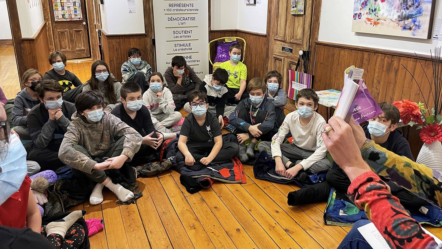 Mélanie Poirier a fait vivre une expérience en poésie aux jeunes de l’école de Durham-Sud