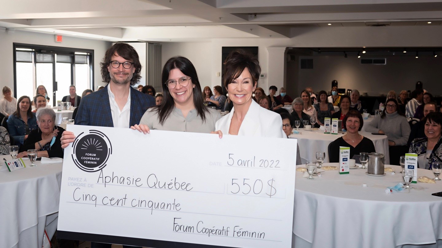 M. Louis-Philippe Rivard, conférencier invité, Mme Émilie Claveau, coordonnatrice des communications pour Covris Coopérative, Mme Josée Boudreault, conférencière invitée.