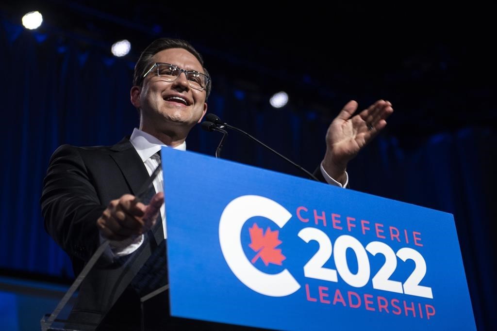 Pierre Poilievre rencontre le caucus du Parti conservateur après sa victoire