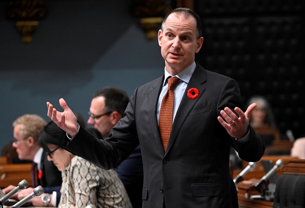 Eric Girard ne prévoit pas d'aide directe dans sa mise à jour économique de mardi