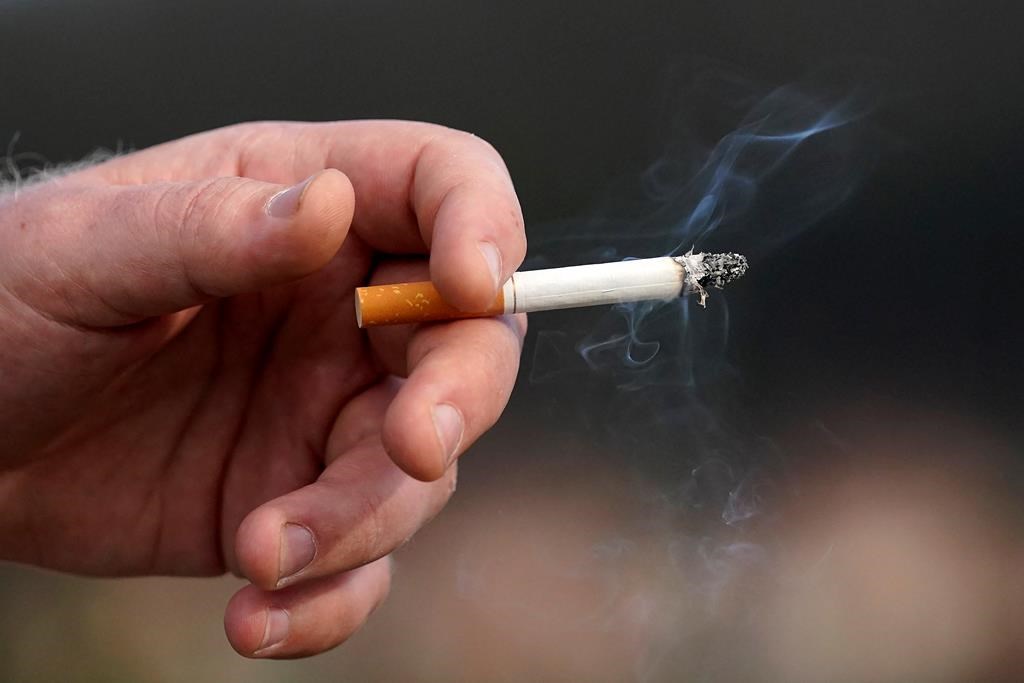 La fumée secondaire serait associée aux migraines intenses de non-fumeurs