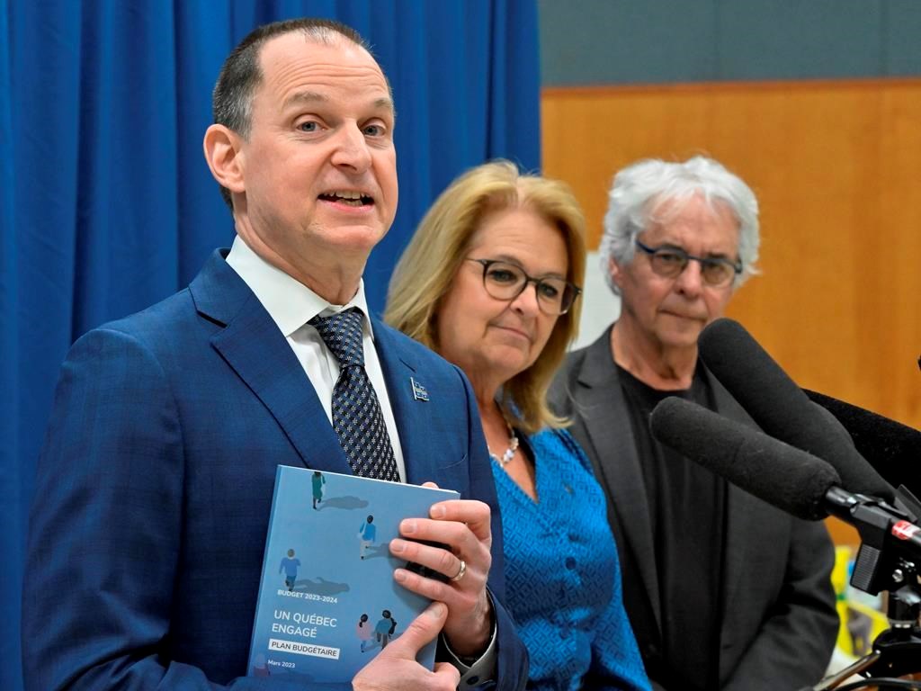 Prise d'images à la veille du budget: Eric Girard rompt avec la tradition