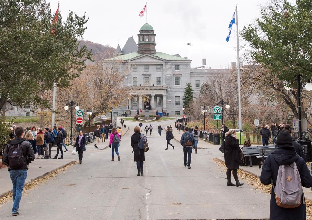 Le fédéral refuse plus d’étudiants étrangers au Québec