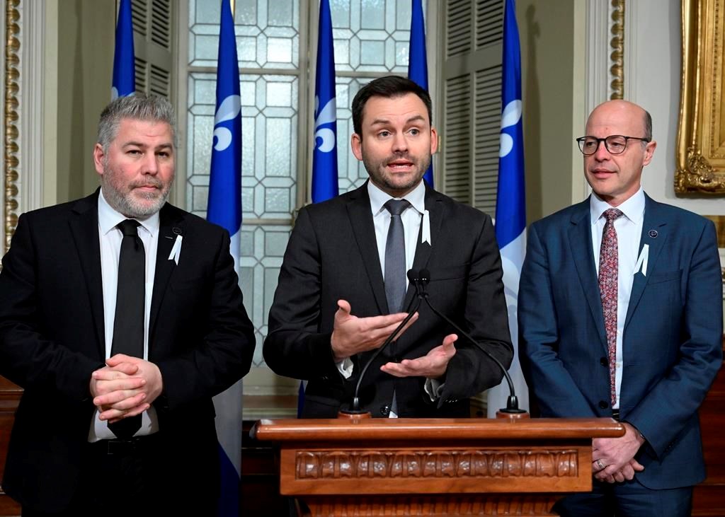 Téléphone cellulaire en classe: le gouvernement de la CAQ rejette une motion du PQ