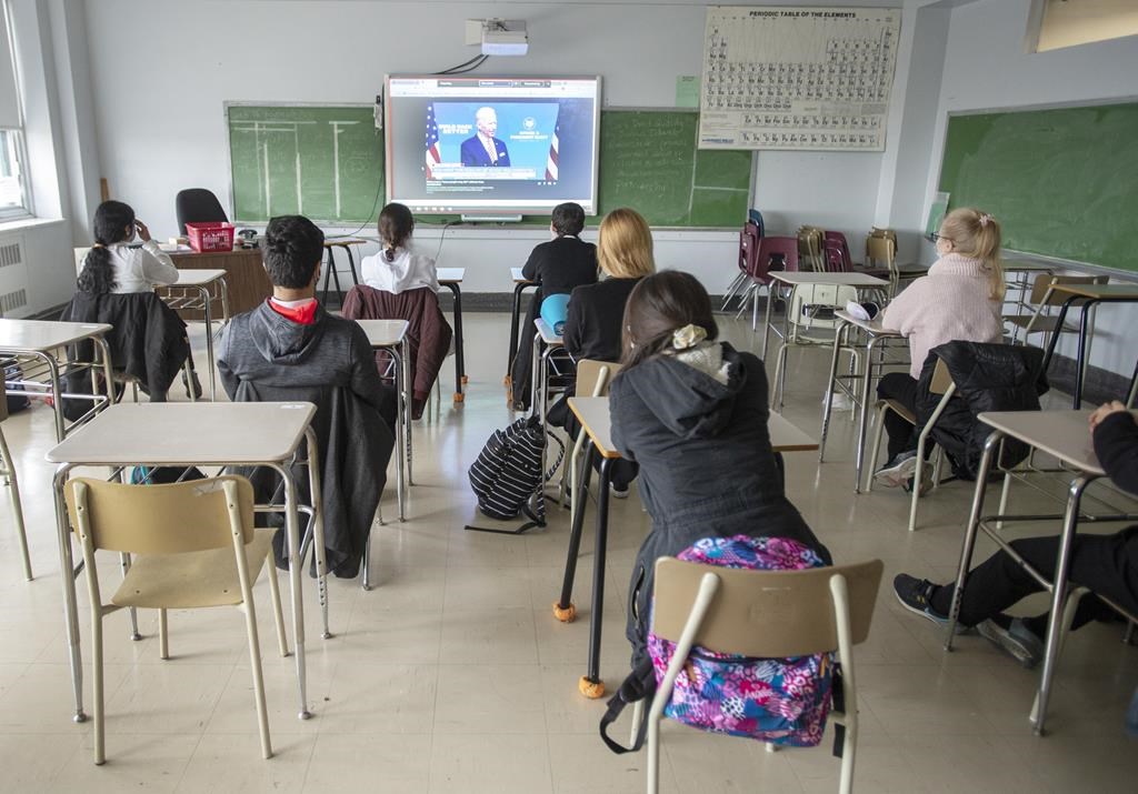 Sondage: seulement 63 % des Québécois croient que la place des jeunes est à l'école
