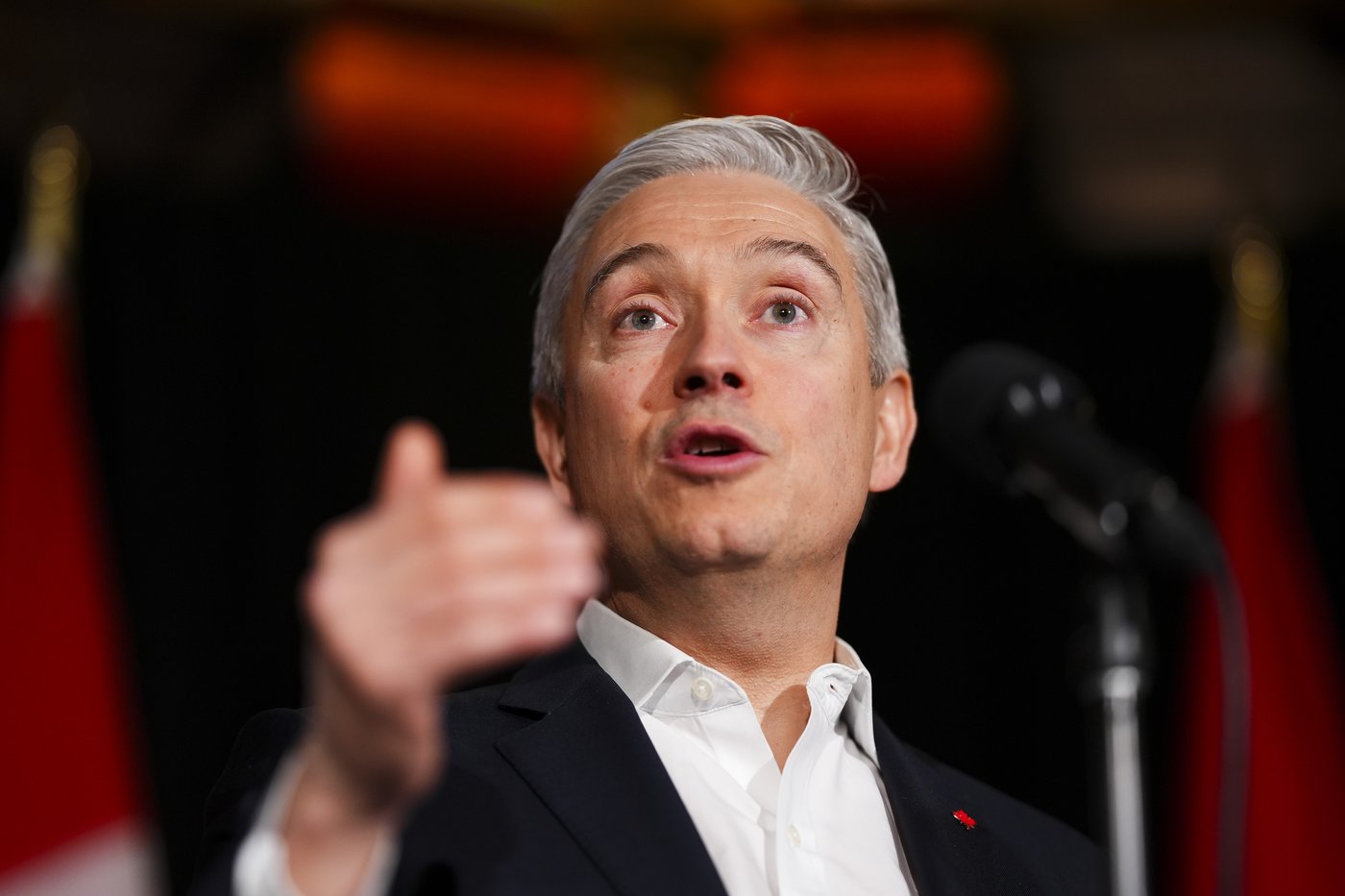 Fermeture des entrepôts du Québec: le fédéral pourrait revoir sa relation avec Amazon