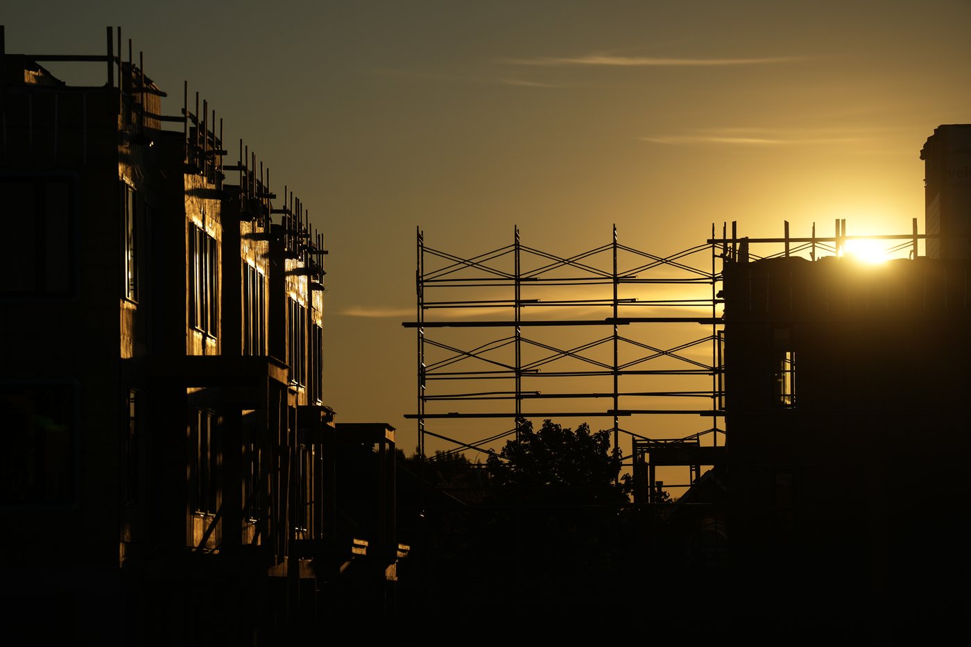 Les droits de douane américains ralentiront la construction résidentielle au Canada