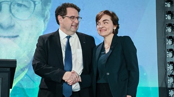 Soulagement à Québec après l'annonce du départ du PDG d'Air Canada Michael Rousseau
