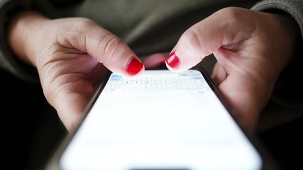 Les réseaux sociaux augmentent l'insatisfaction de l'image corporelle chez les ados